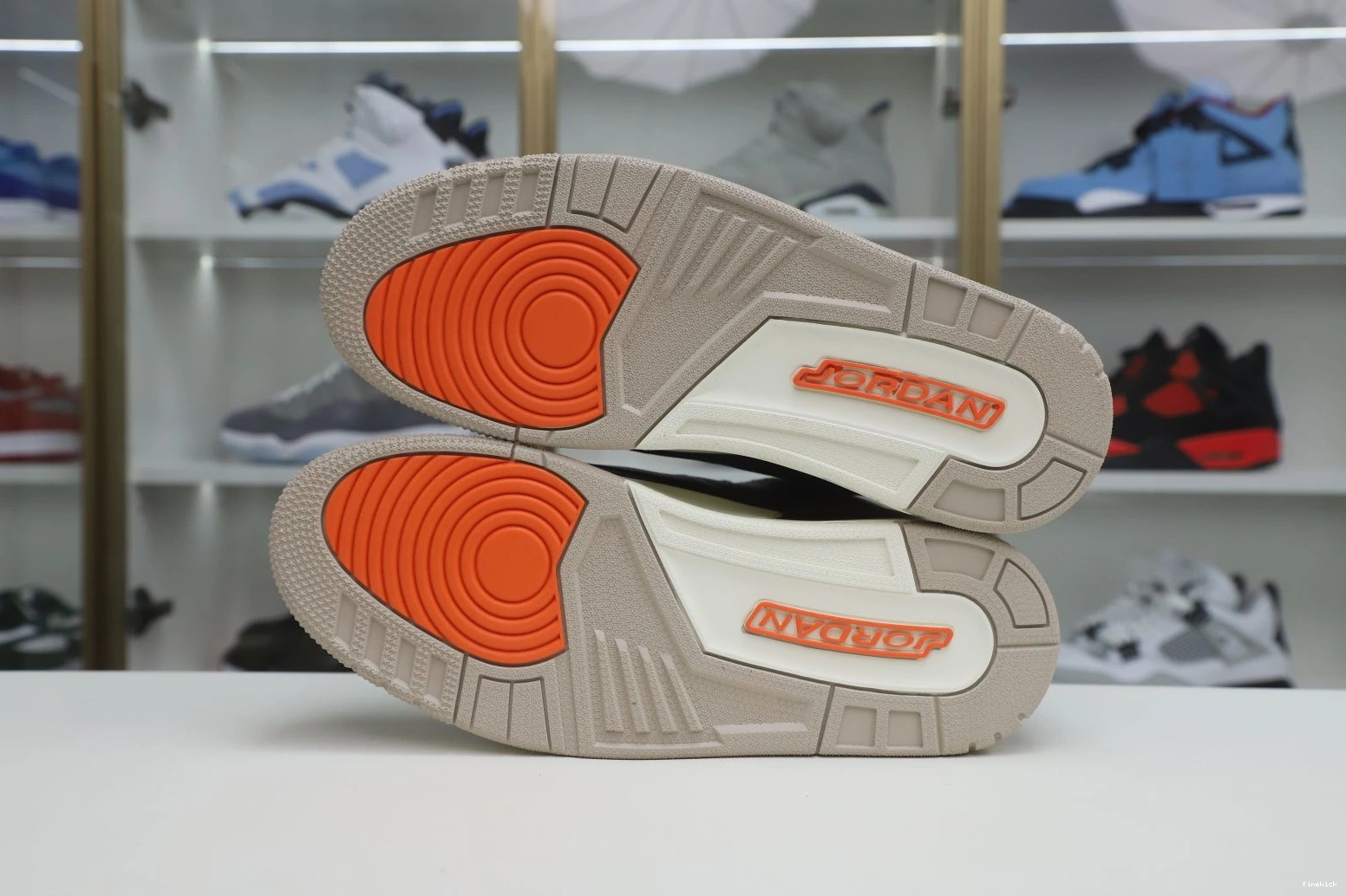 AIR CT8532 CEMENT JORDAN DESERT 3 0726